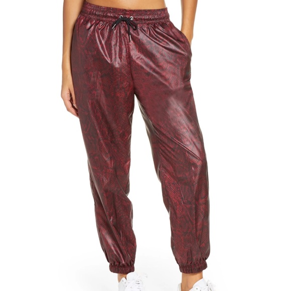 New Women's Nike Python Print Jogger Pants Size XL - Picture 1 of 6